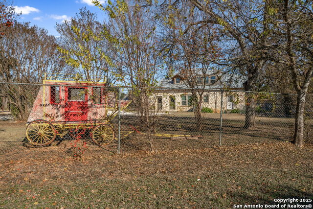 Image 6 of 39 For 108 Oak Bluff