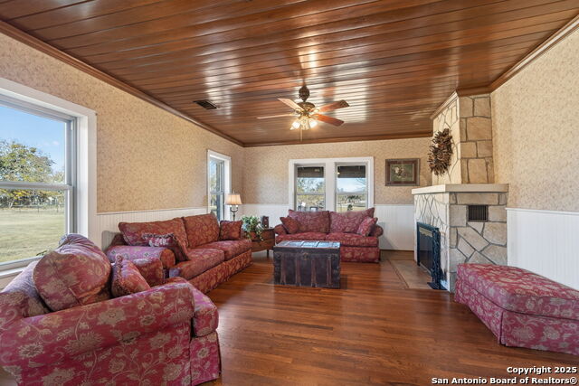 Image 8 of 39 For 108 Oak Bluff