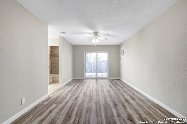 Image 19 of 28 For 7103 Spring Point