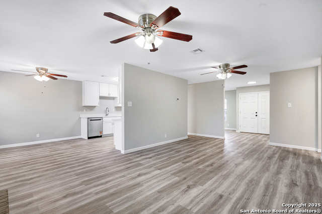 Image 4 of 28 For 7103 Spring Point