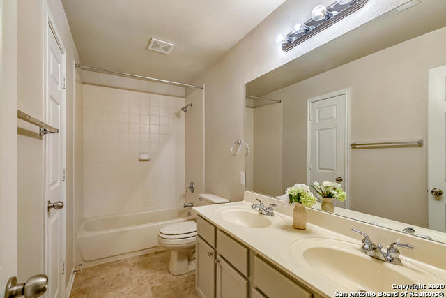 Image 14 of 21 For 133 Deerwood Oaks