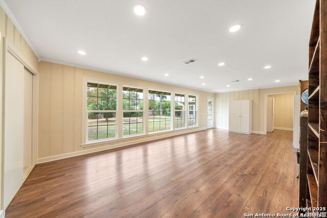 Listing photo id 8 for 132 Harriett