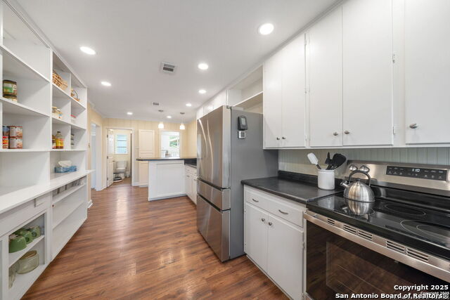 Listing photo id 13 for 132 Harriett