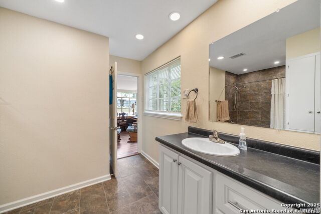 Listing photo id 17 for 132 Harriett