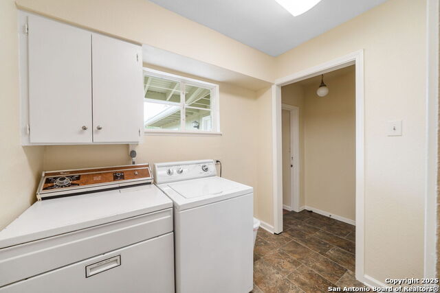 Listing photo id 20 for 132 Harriett