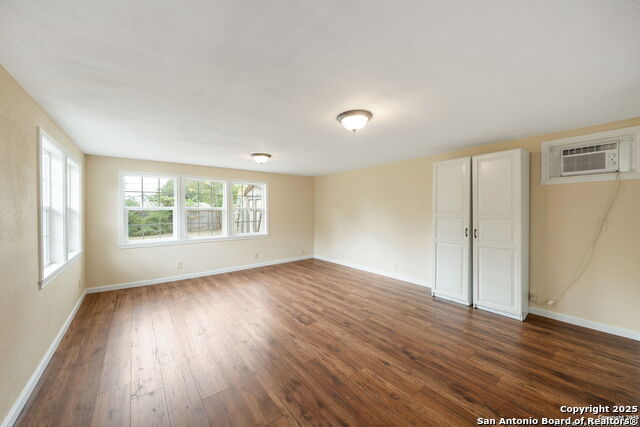 Listing photo id 22 for 132 Harriett