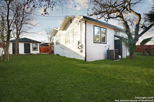 Image 33 of 38 For 1222 Hays  