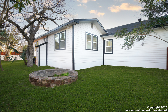 Image 34 of 38 For 1222 Hays  