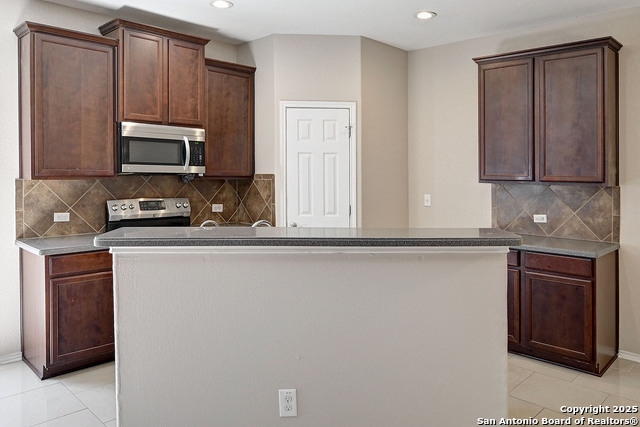 Image 5 of 29 For 6306 Loyola Bch