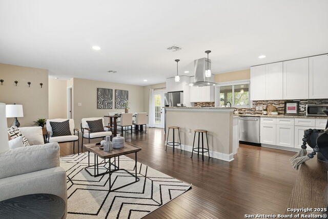 Image 5 of 18 For 3122 Shady Springs