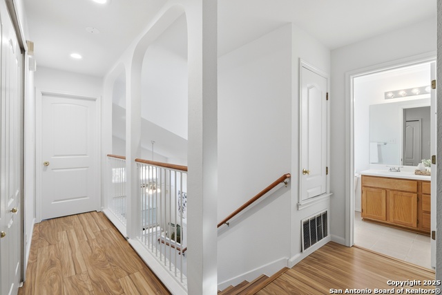 Image 14 of 30 For 8931 Arch Brg