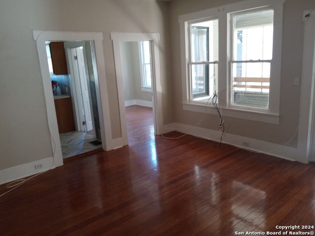 Image 4 of 5 For 253 Post 2