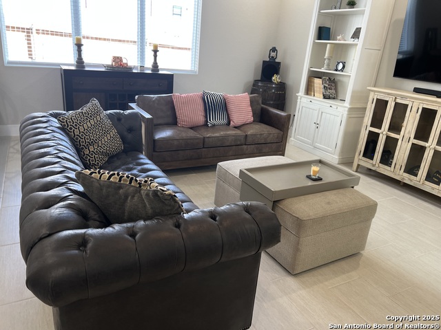 Image 5 of 20 For 1618 Lawndale W Unit 15