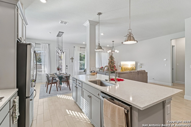 Listing photo id 16 for 22907 Grande Vista