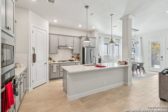 Listing photo id 19 for 22907 Grande Vista