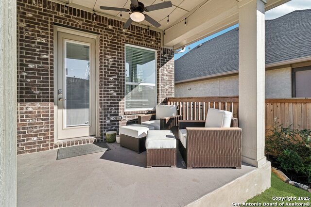 Listing photo id 38 for 22907 Grande Vista