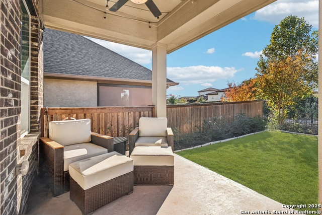 Listing photo id 39 for 22907 Grande Vista