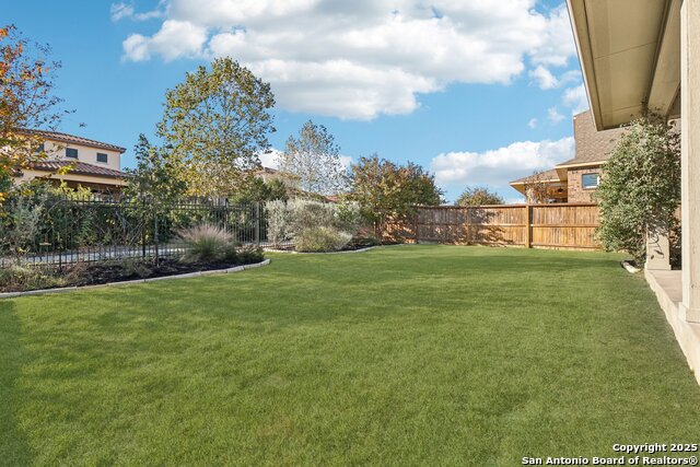 Listing photo id 45 for 22907 Grande Vista