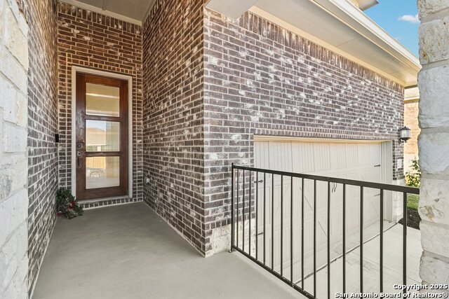 Listing photo id 5 for 22907 Grande Vista