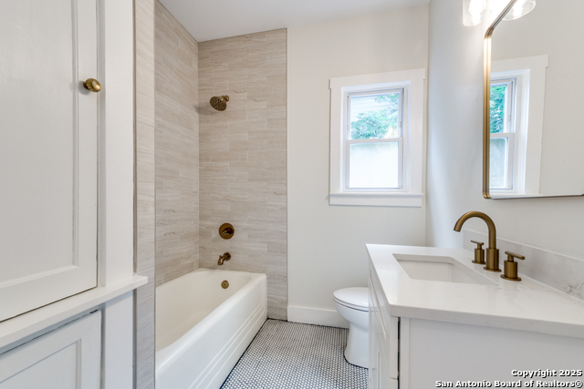 Image 17 of 24 For 2007 Mistletoe Ave W