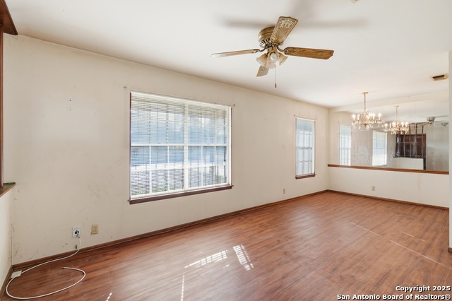 Image 4 of 15 For 5519 Crystal Valley St