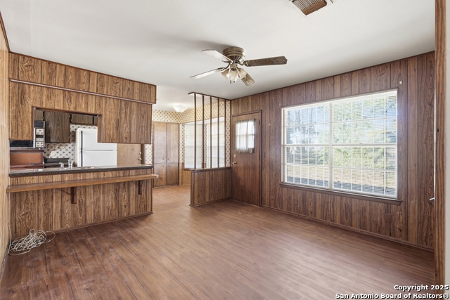 Image 5 of 15 For 5519 Crystal Valley St