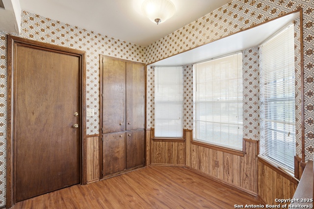 Image 6 of 15 For 5519 Crystal Valley St