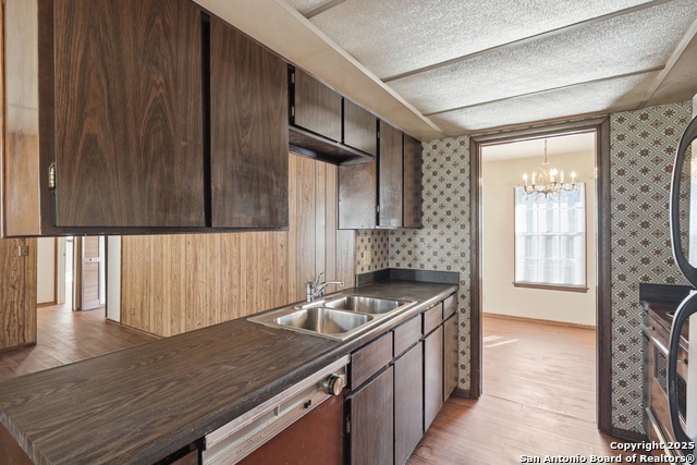 Image 7 of 15 For 5519 Crystal Valley St