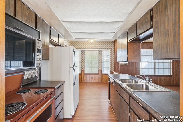 Image 8 of 15 For 5519 Crystal Valley St