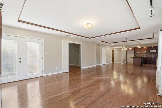 Image 11 of 35 For 415 Calumet