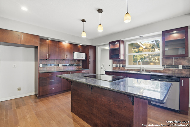 Image 13 of 35 For 415 Calumet