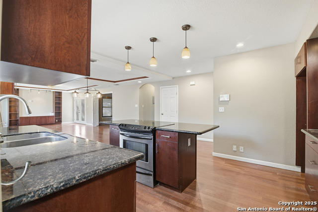 Image 15 of 35 For 415 Calumet