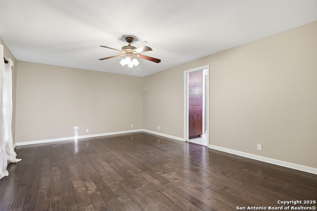 Image 16 of 35 For 415 Calumet