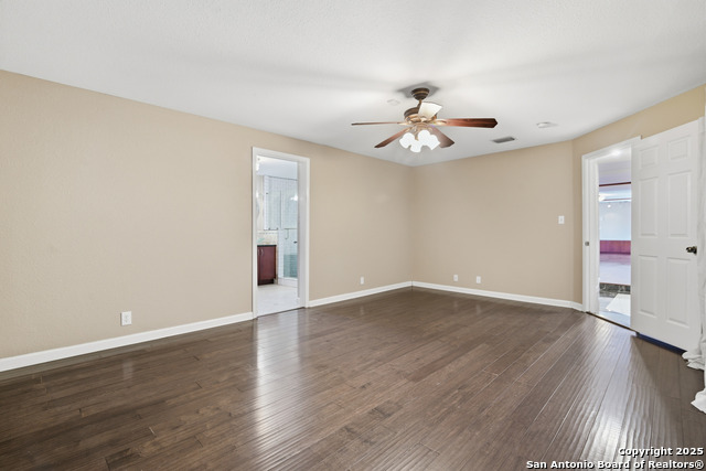 Image 17 of 35 For 415 Calumet