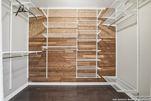 Image 21 of 35 For 415 Calumet