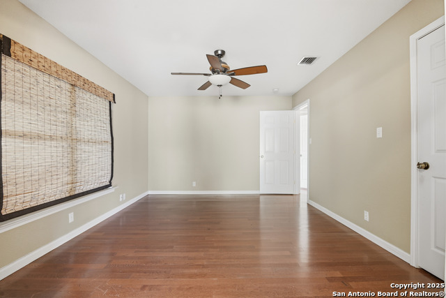 Image 24 of 35 For 415 Calumet