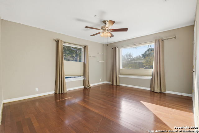 Image 28 of 35 For 415 Calumet