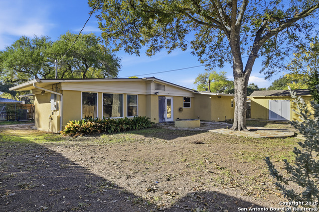 Image 35 of 35 For 415 Calumet