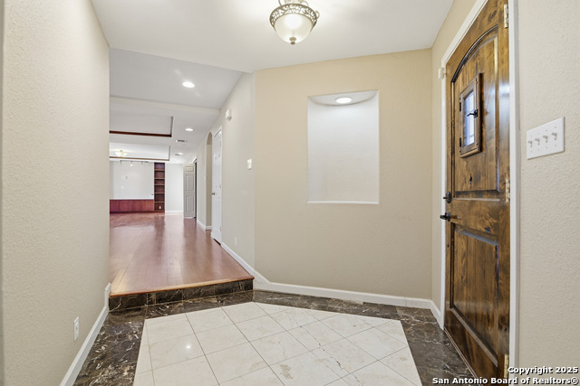 Image 6 of 35 For 415 Calumet