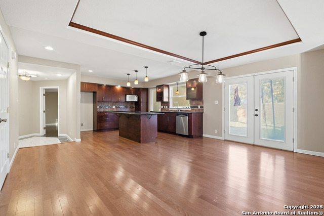 Image 9 of 35 For 415 Calumet