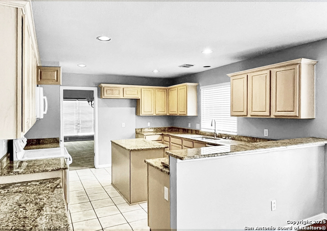 Listing photo id 0 for 10462 Trailway Oak