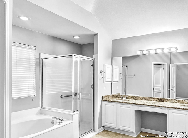 Listing photo id 5 for 10462 Trailway Oak