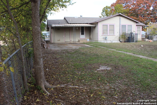 Image 13 of 14 For 2630 Huisache Ave W