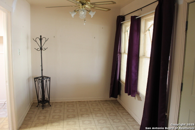 Image 3 of 14 For 2630 Huisache Ave W