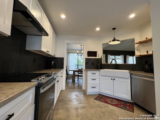 Image 12 of 38 For 15611 Knollhollow