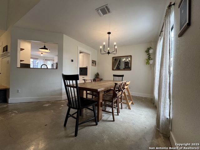 Image 14 of 38 For 15611 Knollhollow