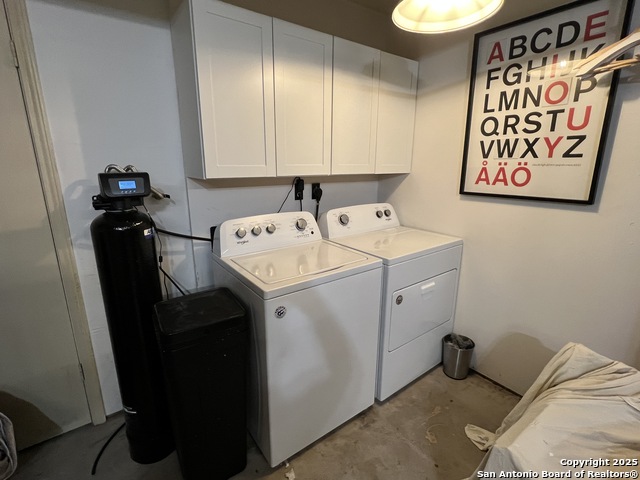 Image 33 of 38 For 15611 Knollhollow