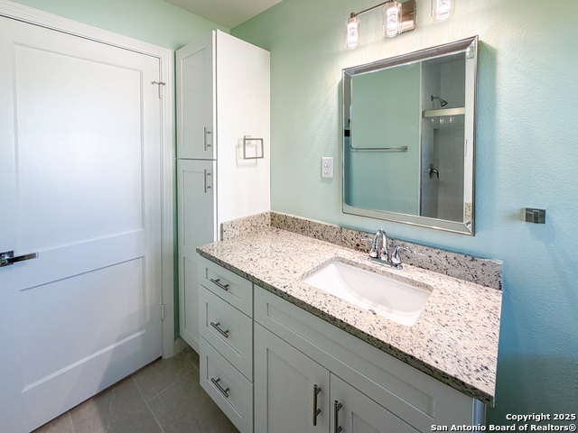 Image 14 of 22 For 157 Latch