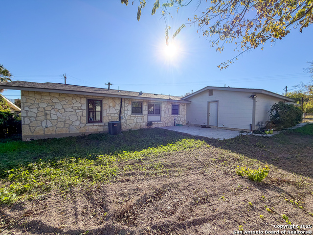 Image 20 of 22 For 157 Latch