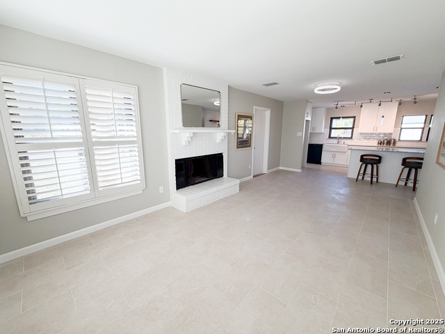 Image 3 of 22 For 157 Latch